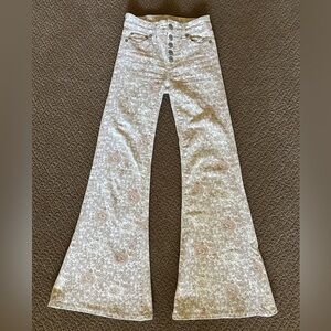 Cream floral American Eagle flare jeans